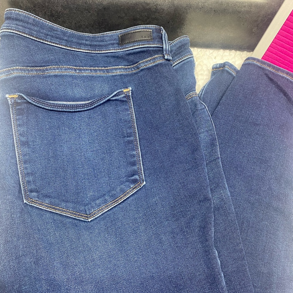 Abercrombie & Fitch The Jean Legging Mid Rise size 22(plus)